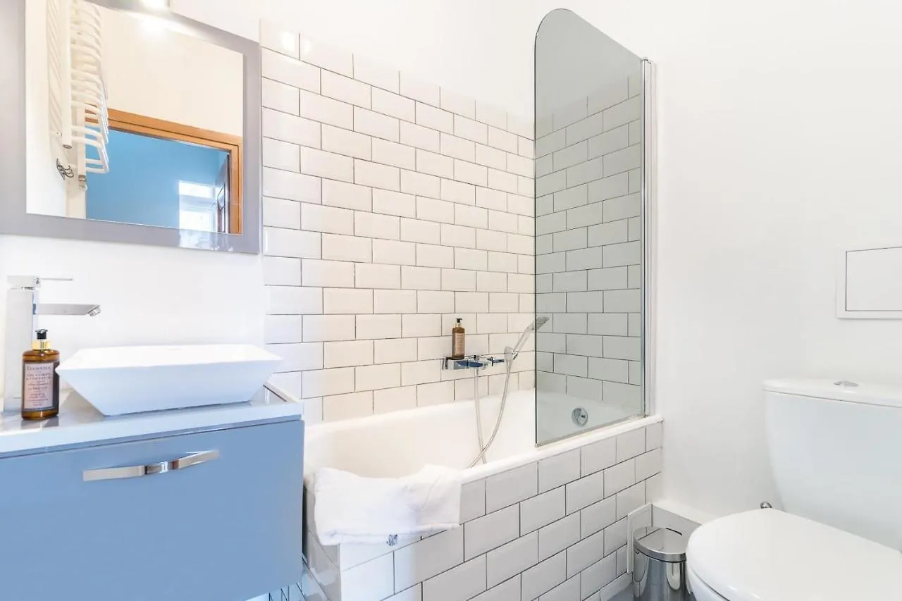 Rent Like Home - Smolna 20 Warsaw Apartment